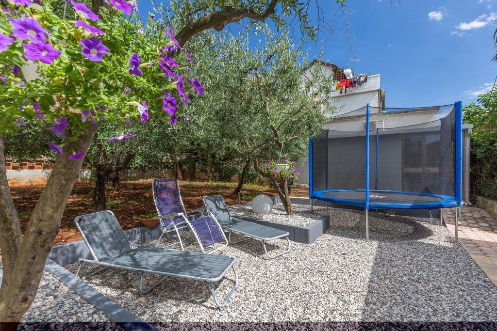 Villa Tina Пореч Екстериор снимка