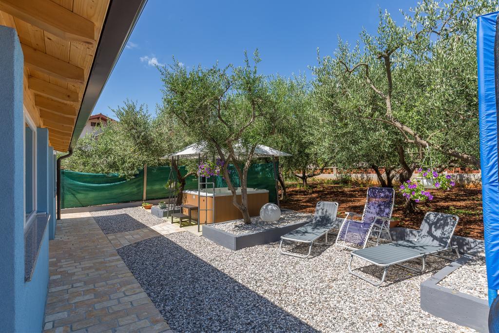 Villa Tina Пореч Екстериор снимка
